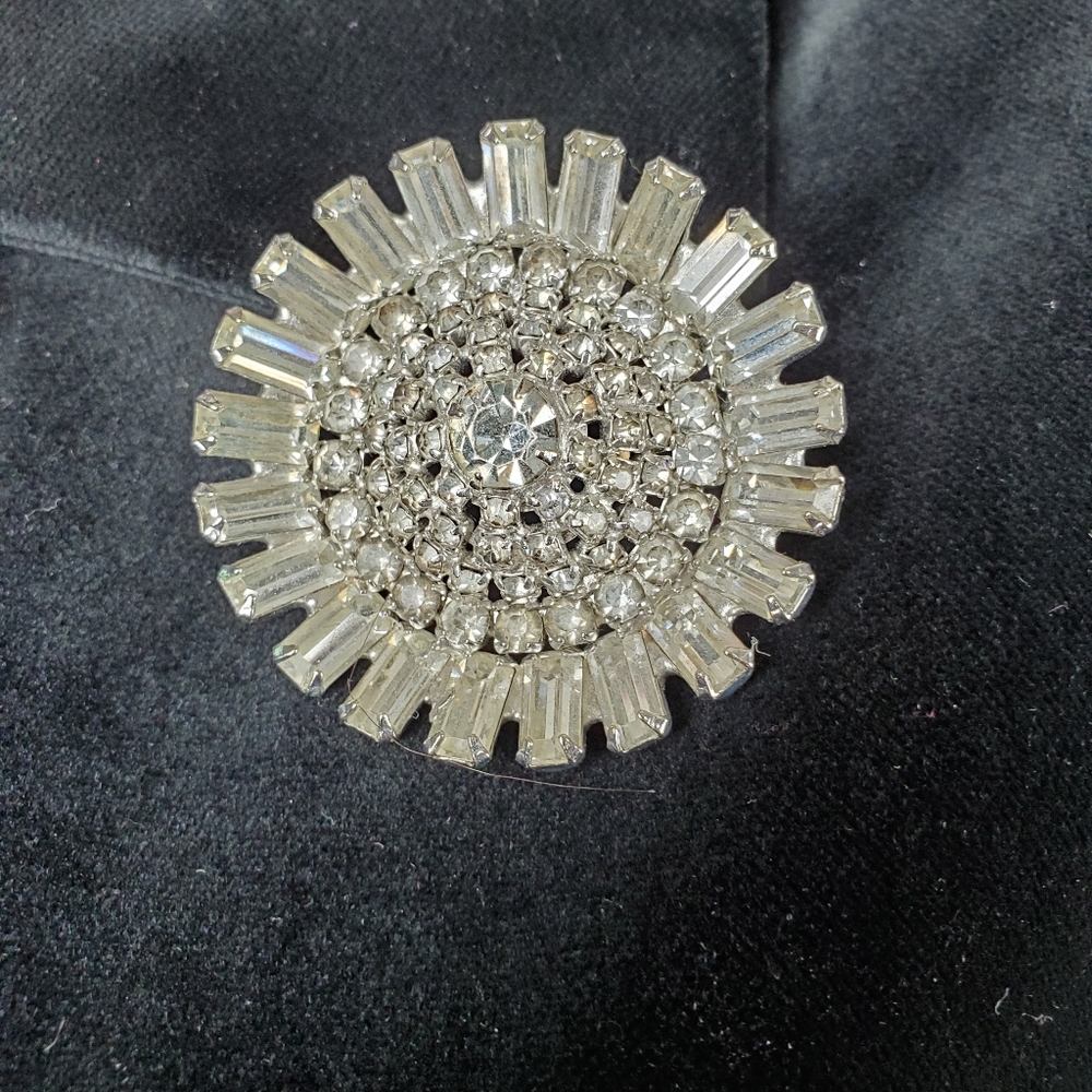 1950 Rhinestone Pin Baguette Round Brooch SPARKLES - Picture 5 of 6
